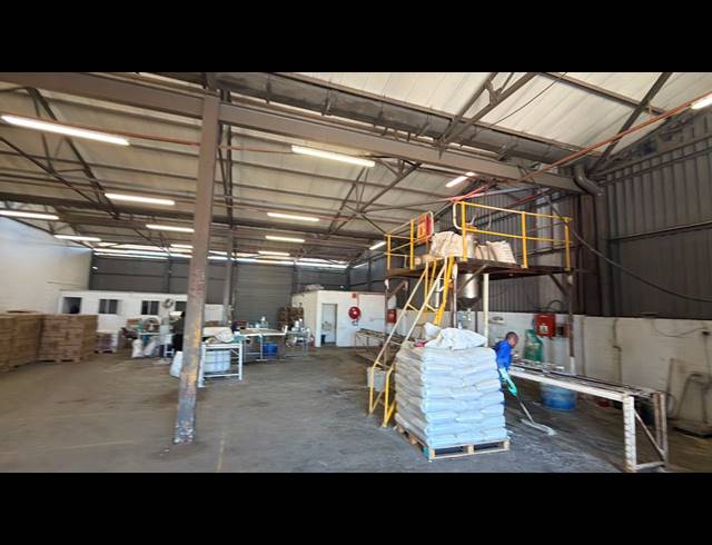 446M² WAREHOUSE TO LET IN EVERITE INDUSTRIA